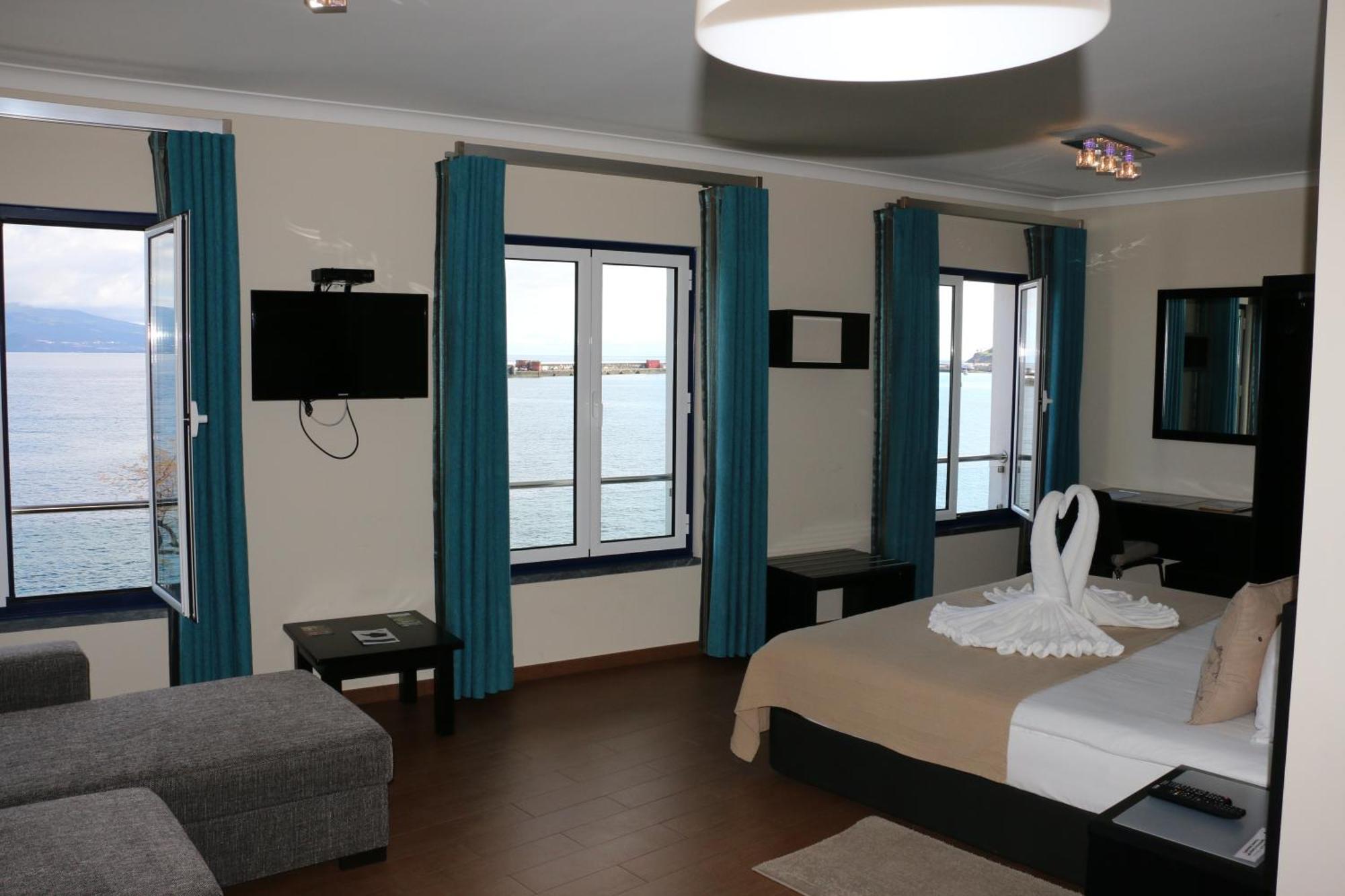 Apartamentos Kosmos Horta  Rum bild