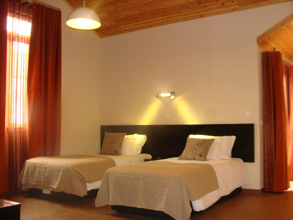 Apartamentos Kosmos Horta  Rum bild