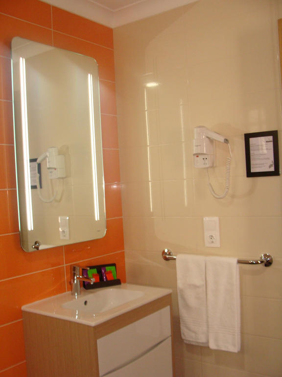 Apartamentos Kosmos Horta  Rum bild