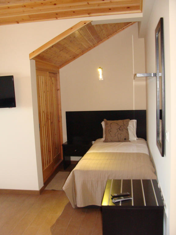 Apartamentos Kosmos Horta  Rum bild