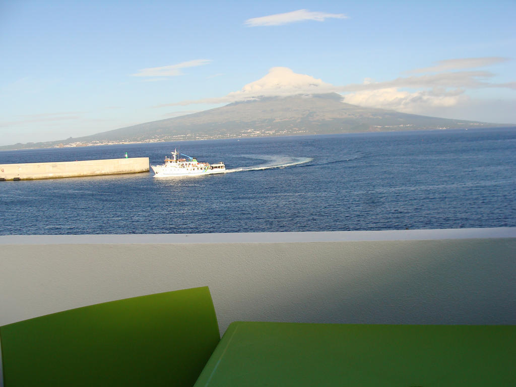 Apartamentos Kosmos Horta  Rum bild