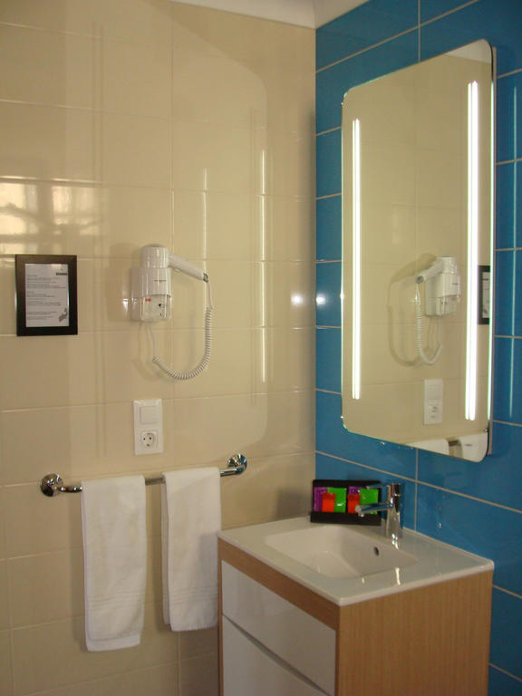 Apartamentos Kosmos Horta  Rum bild
