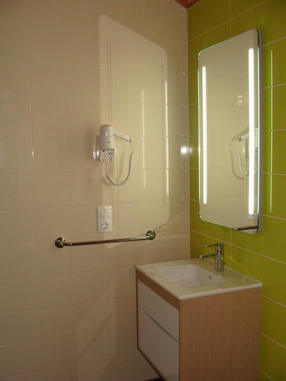 Apartamentos Kosmos Horta  Rum bild