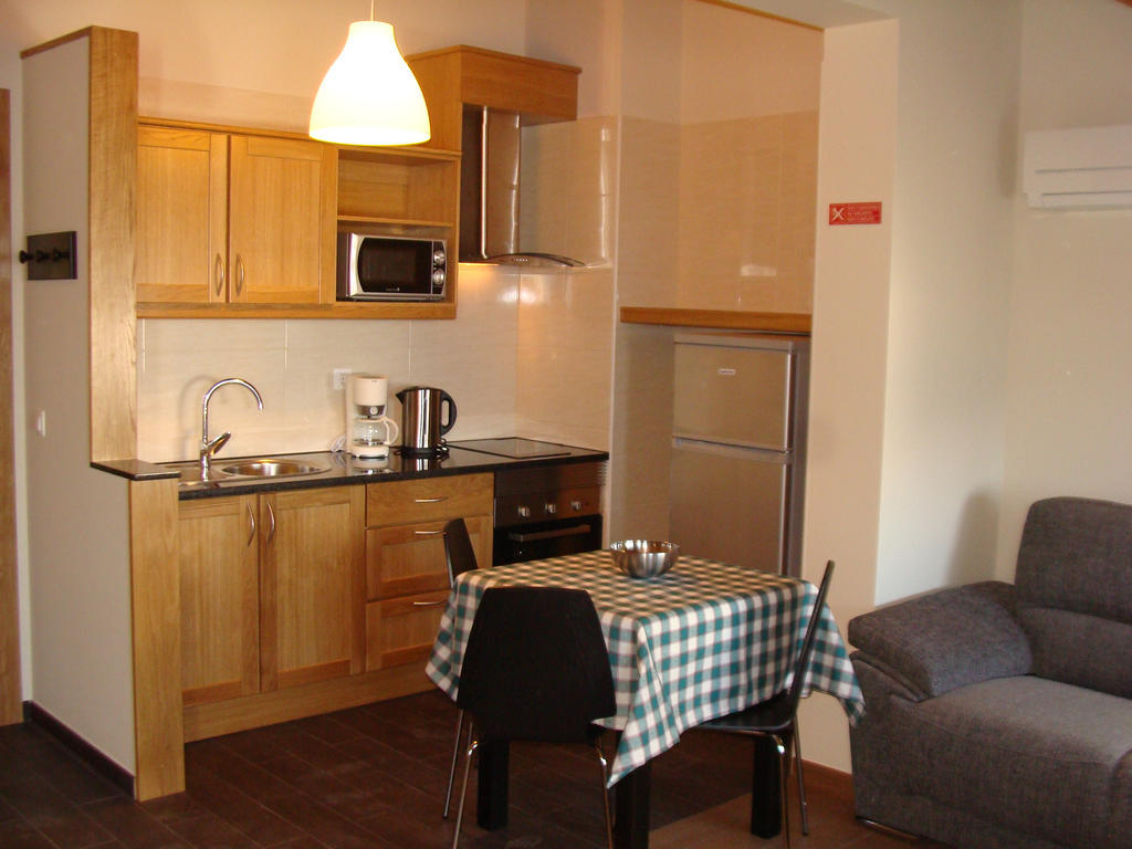 Apartamentos Kosmos Horta  Rum bild